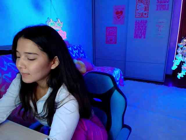 MilanaMittt webcam