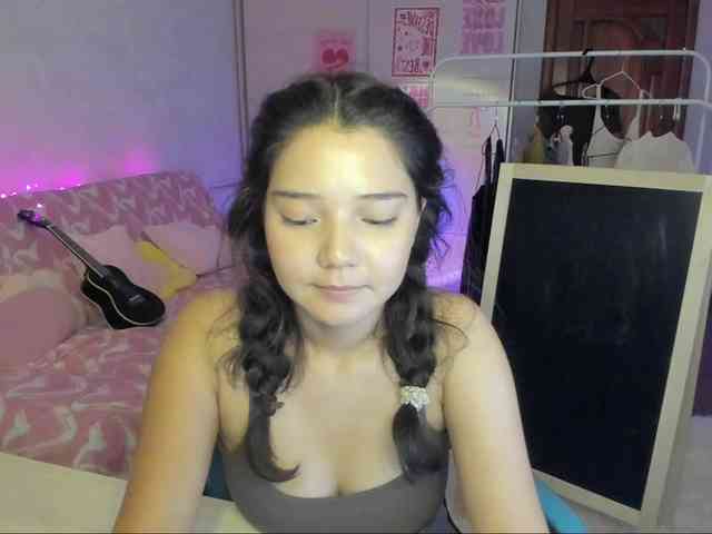 MilanaMittt webcam