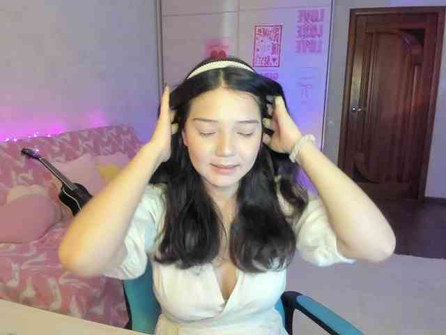 MilanaMittt webcam