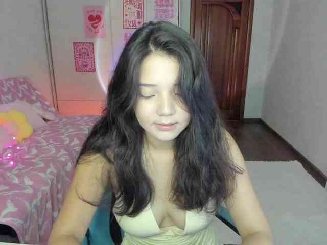 MilanaMittt webcam