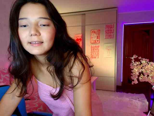 MilanaMittt webcam