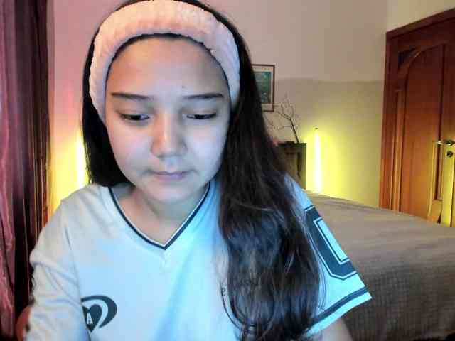 MilanaMittt webcam