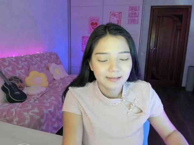 MilanaMittt webcam