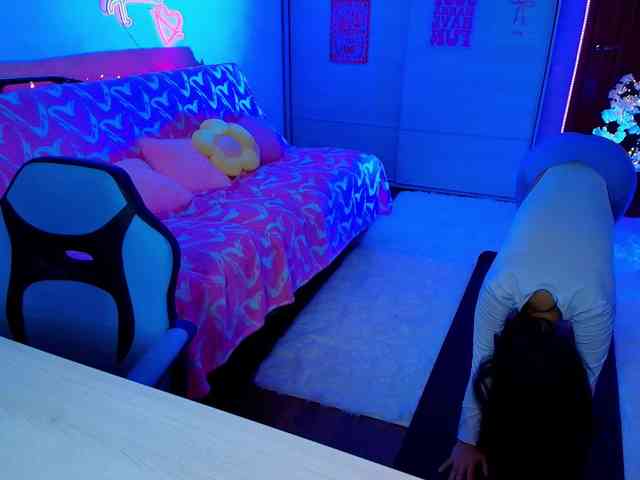 MilanaMittt webcam