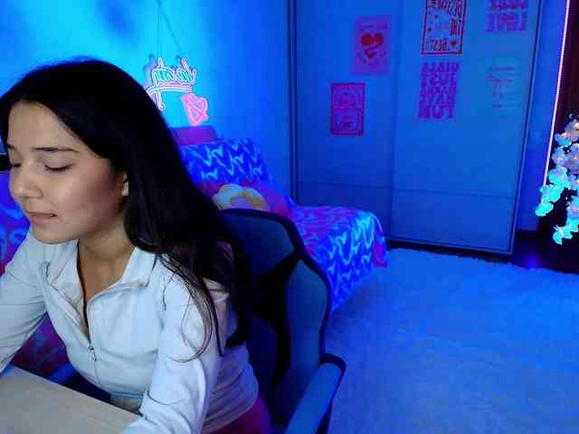 MilanaMittt webcam