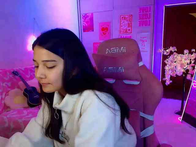 MilanaMittt webcam