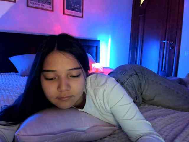 MilanaMittt webcam