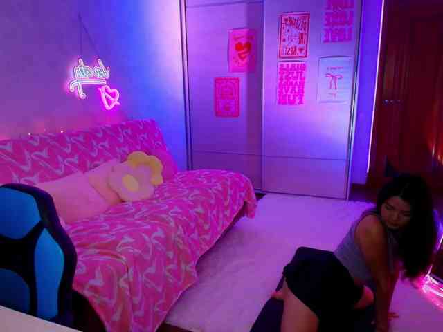 MilanaMittt webcam