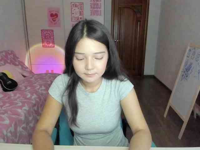 MilanaMittt webcam
