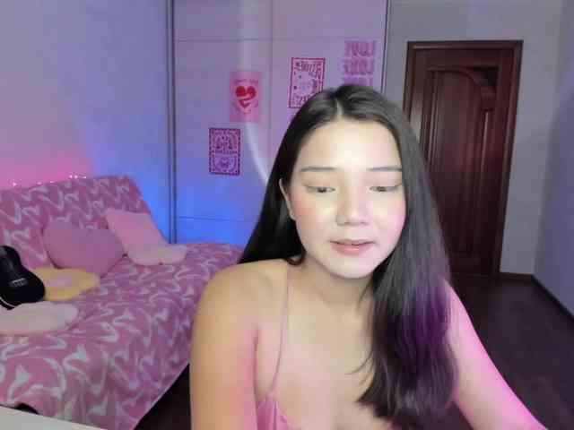 MilanaMittt webcam