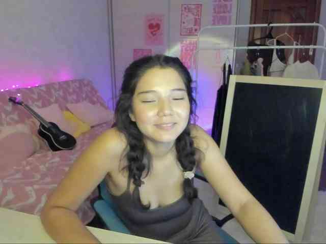 MilanaMittt webcam