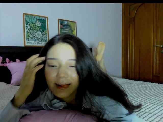 MilanaMittt webcam