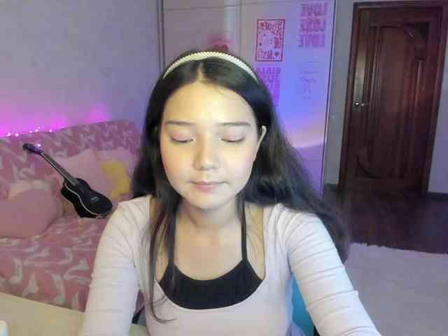 MilanaMittt webcam