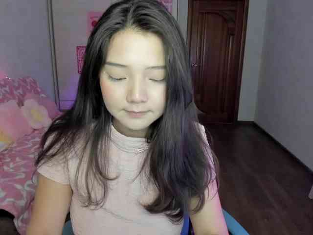 MilanaMittt webcam
