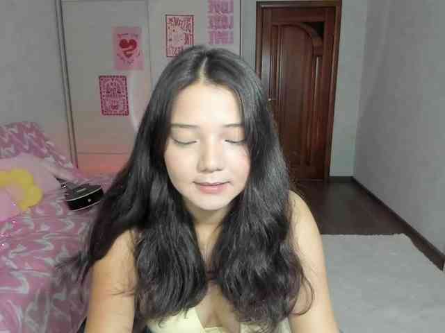 MilanaMittt webcam