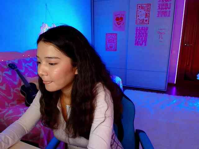 MilanaMittt webcam