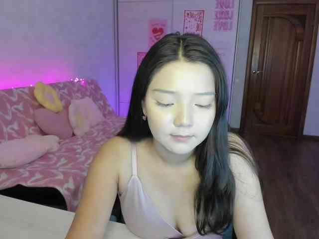 MilanaMittt webcam