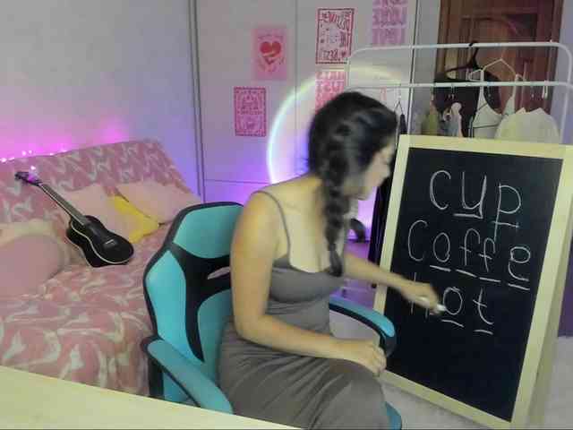 MilanaMittt webcam