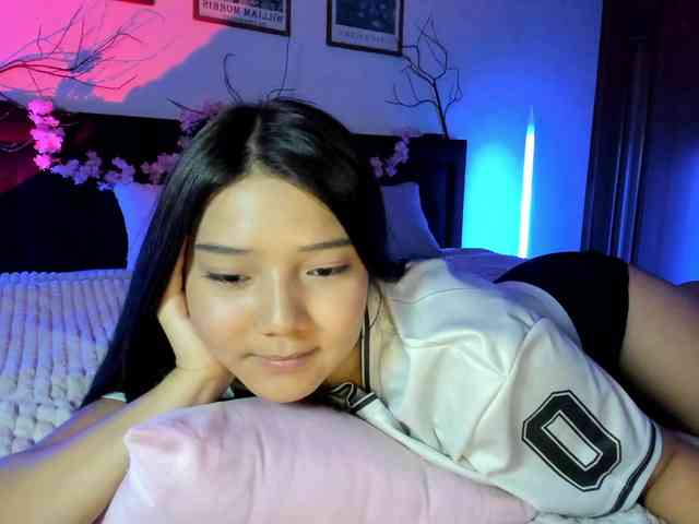 MilanaMittt webcam