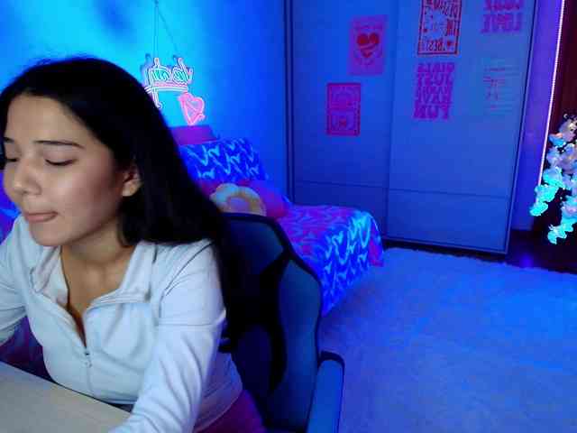 MilanaMittt webcam