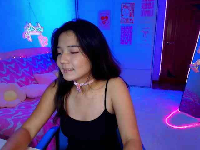 MilanaMittt webcam