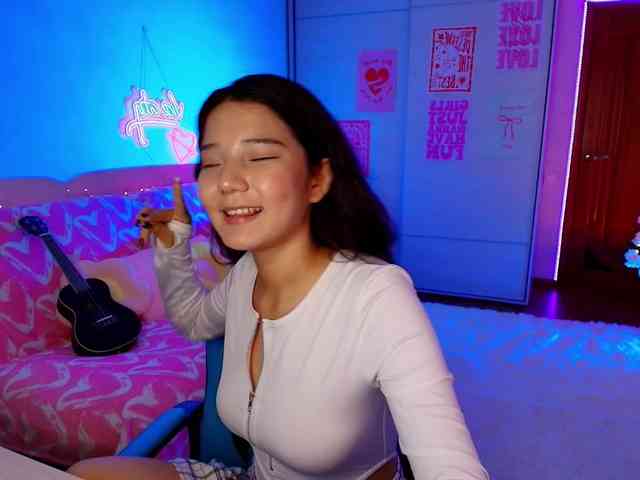 MilanaMittt webcam
