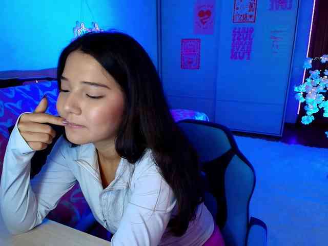 MilanaMittt webcam