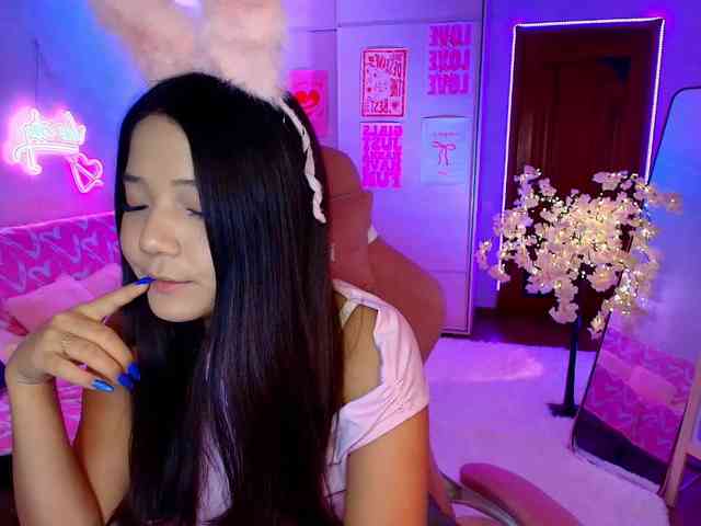 MilanaMittt webcam
