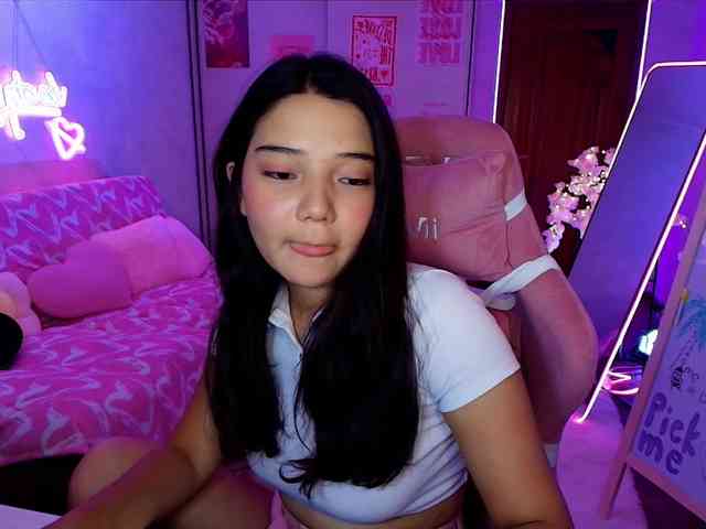 MilanaMittt webcam