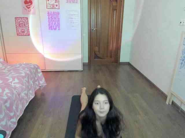 MilanaMittt webcam