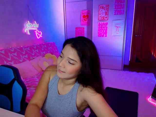 MilanaMittt webcam