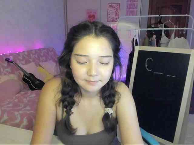 MilanaMittt webcam