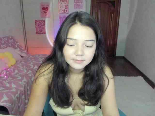 MilanaMittt webcam
