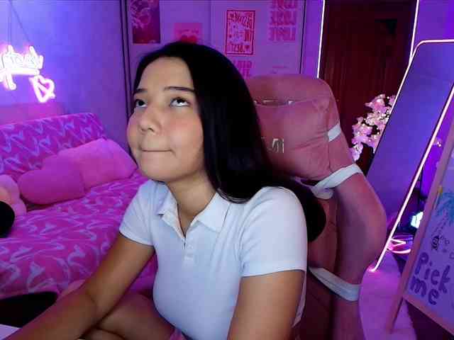 MilanaMittt webcam