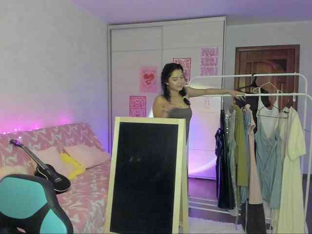 MilanaMittt webcam