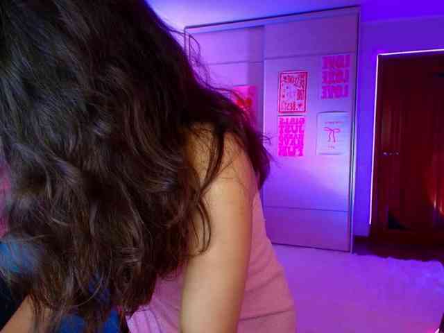 MilanaMittt webcam
