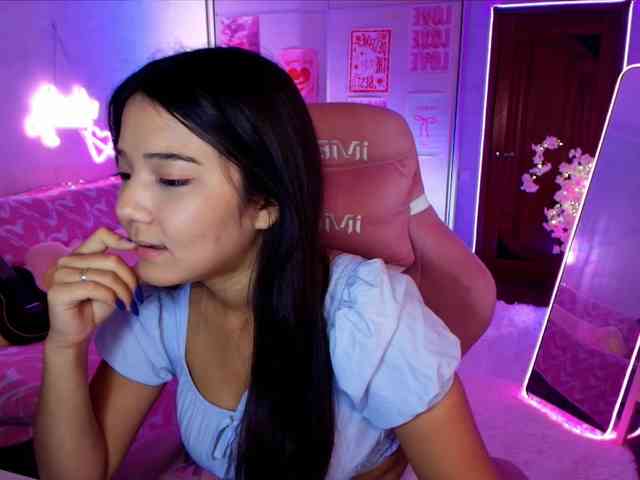 MilanaMittt webcam
