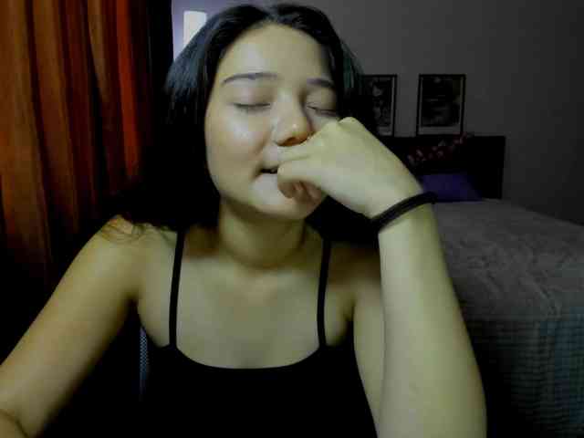 MilanaMittt webcam
