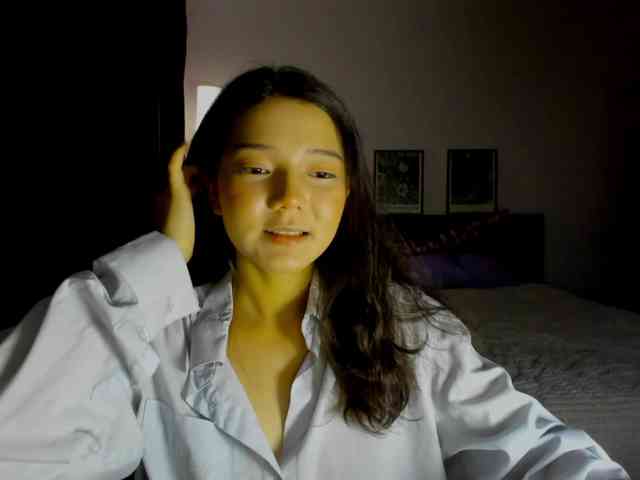 MilanaMittt webcam