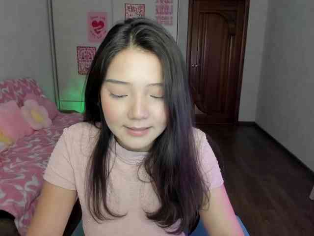 MilanaMittt webcam