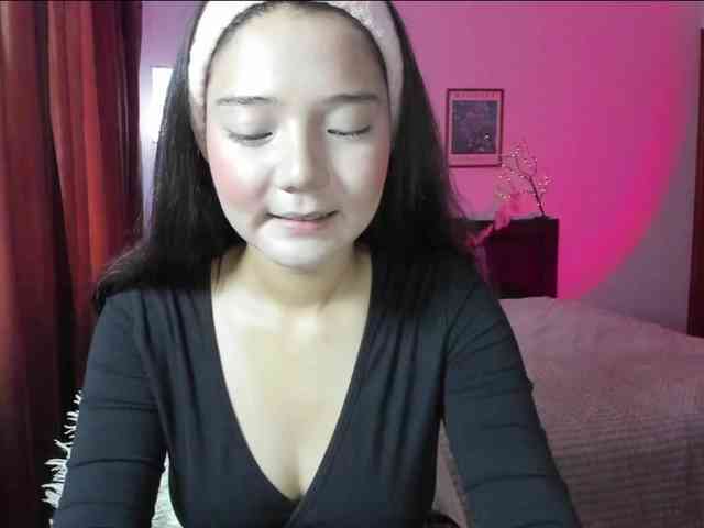 MilanaMittt webcam