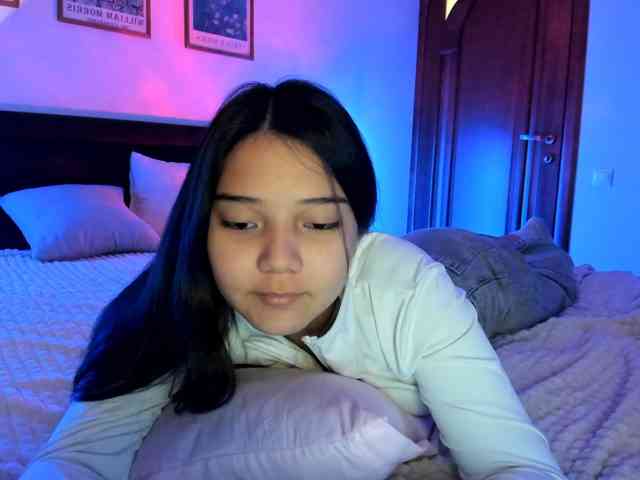 MilanaMittt webcam