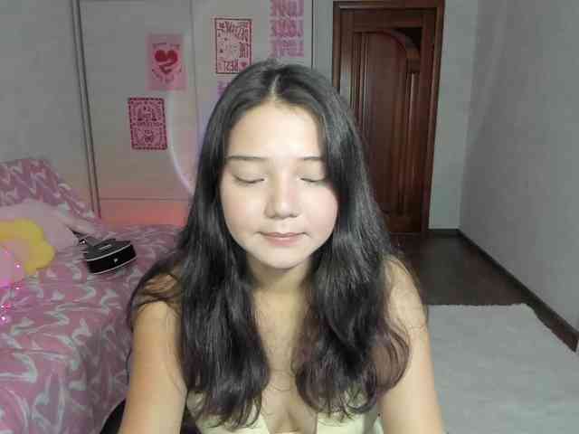 MilanaMittt webcam