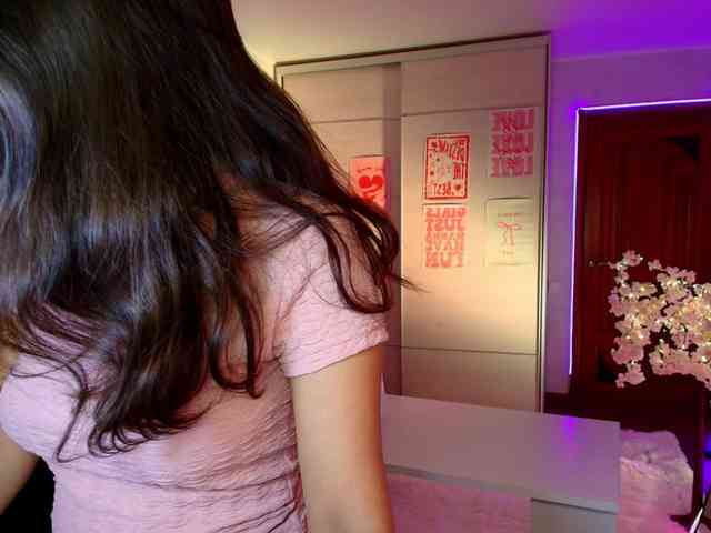 MilanaMittt webcam