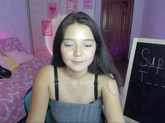 MilanaMittt webcam