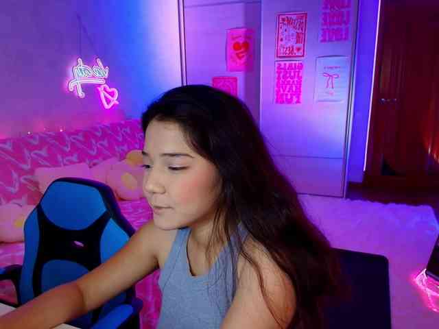 MilanaMittt webcam