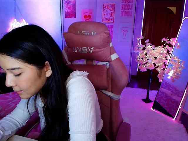 MilanaMittt webcam