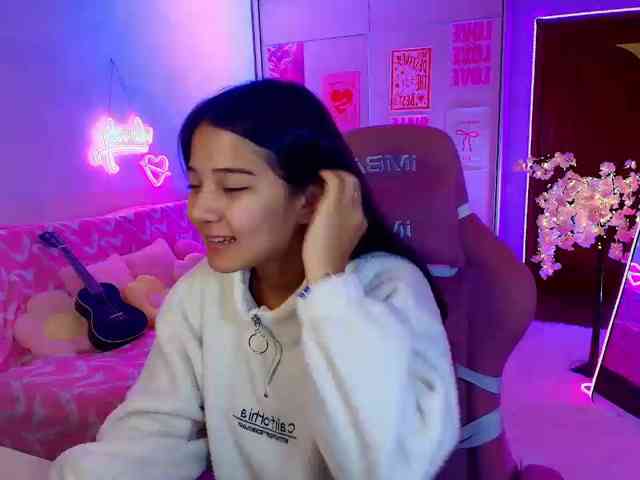MilanaMittt webcam