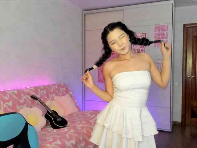MilanaMittt webcam
