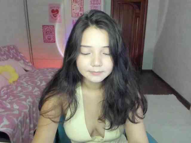 MilanaMittt webcam